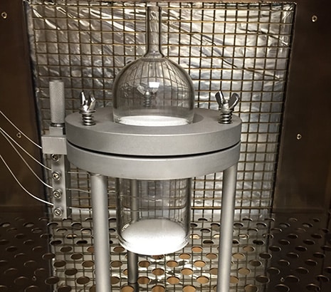 Apparatus for thermal stability testing of chemical substances.